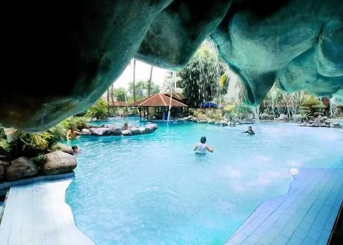 Danau Toba Hotel International